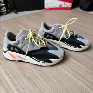 Yeezy 700 Boost Wave Runner